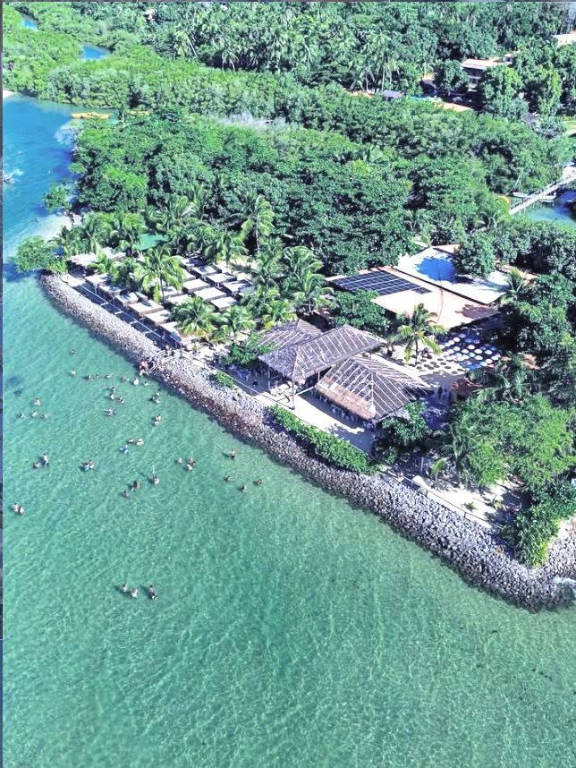 Restaurante Manguezal, na Praia de Ponta de Areia, Ilha de Itaparica
